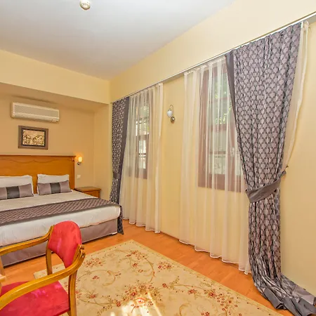 Argos Hotel 3*