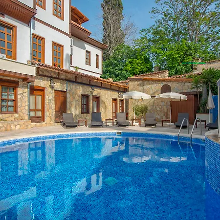 Argos Hotel 3*