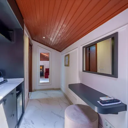 Argos Hotel 3*