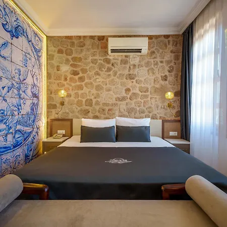 Argos Hotel 3*