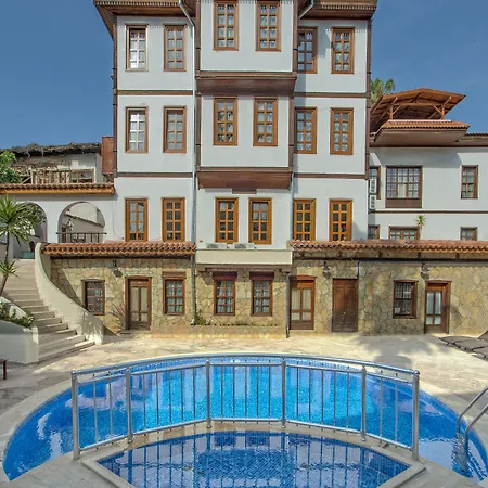 Argos Hotel 3*