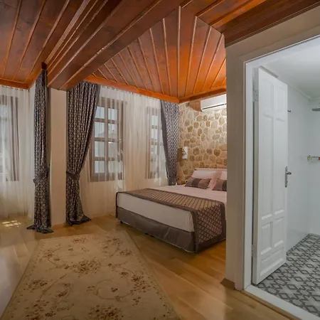 Argos Hotel 3*